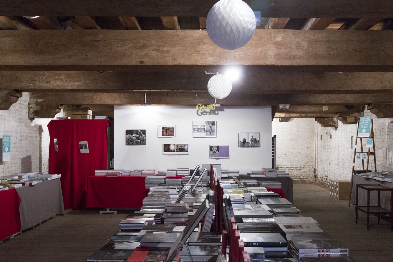 portom installation livres librairie